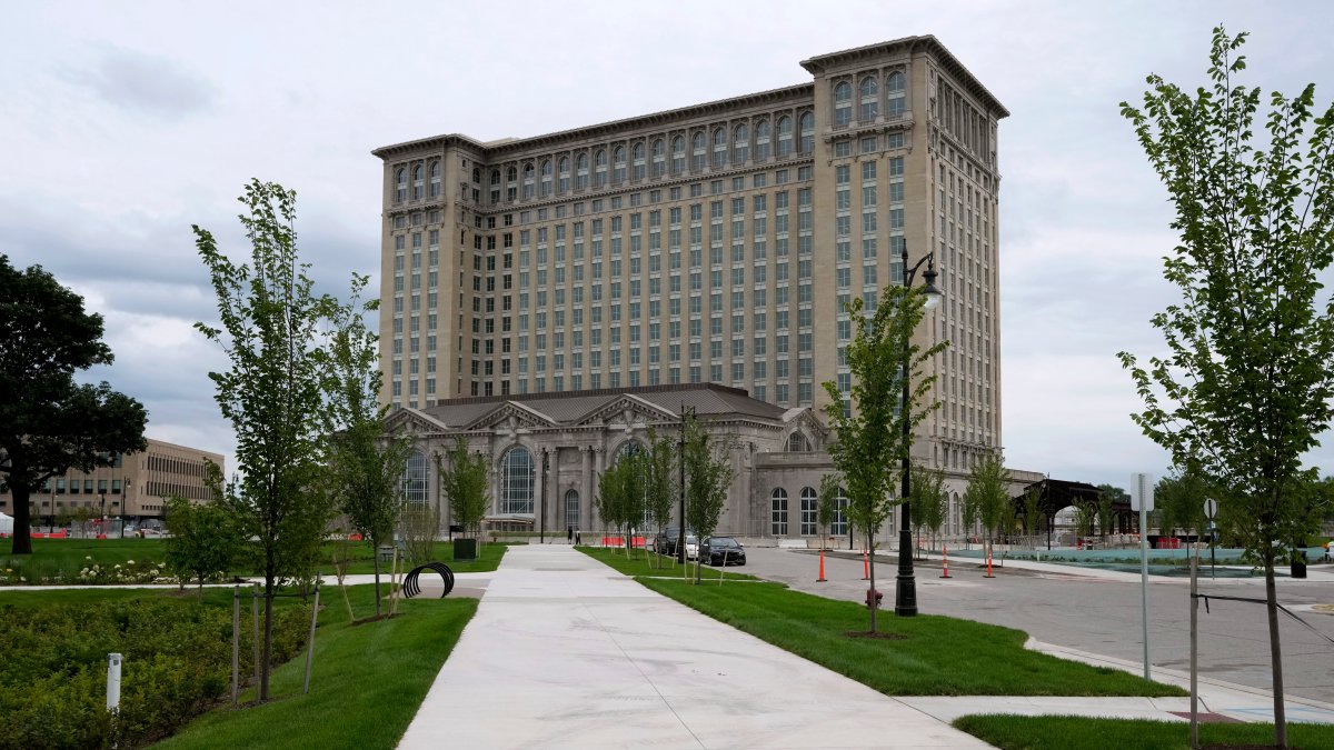 Ten years since bankruptcy, Detroit rebounds but some feel burned – NBC Chicago - Vimarsana News