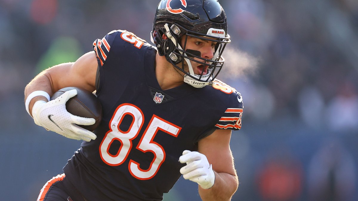 Bears extend Cole Kmet with 4-year deal: reports – NBC Chicago - Vimarsana News
