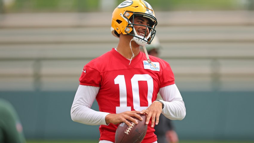 ASHWAUBENON, WISCONSIN – MAY 31: Jordan Love #10 of the Green Bay Packers participates in an OTA practice session at Don Hutson Center on May 31, 2023 in Ashwaubenon, Wisconsin. (Photo by Stacy Revere/Getty Images)