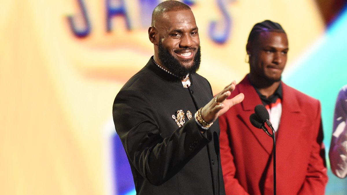 Lakers’ LeBron James not retiring, will return for 21st NBA season