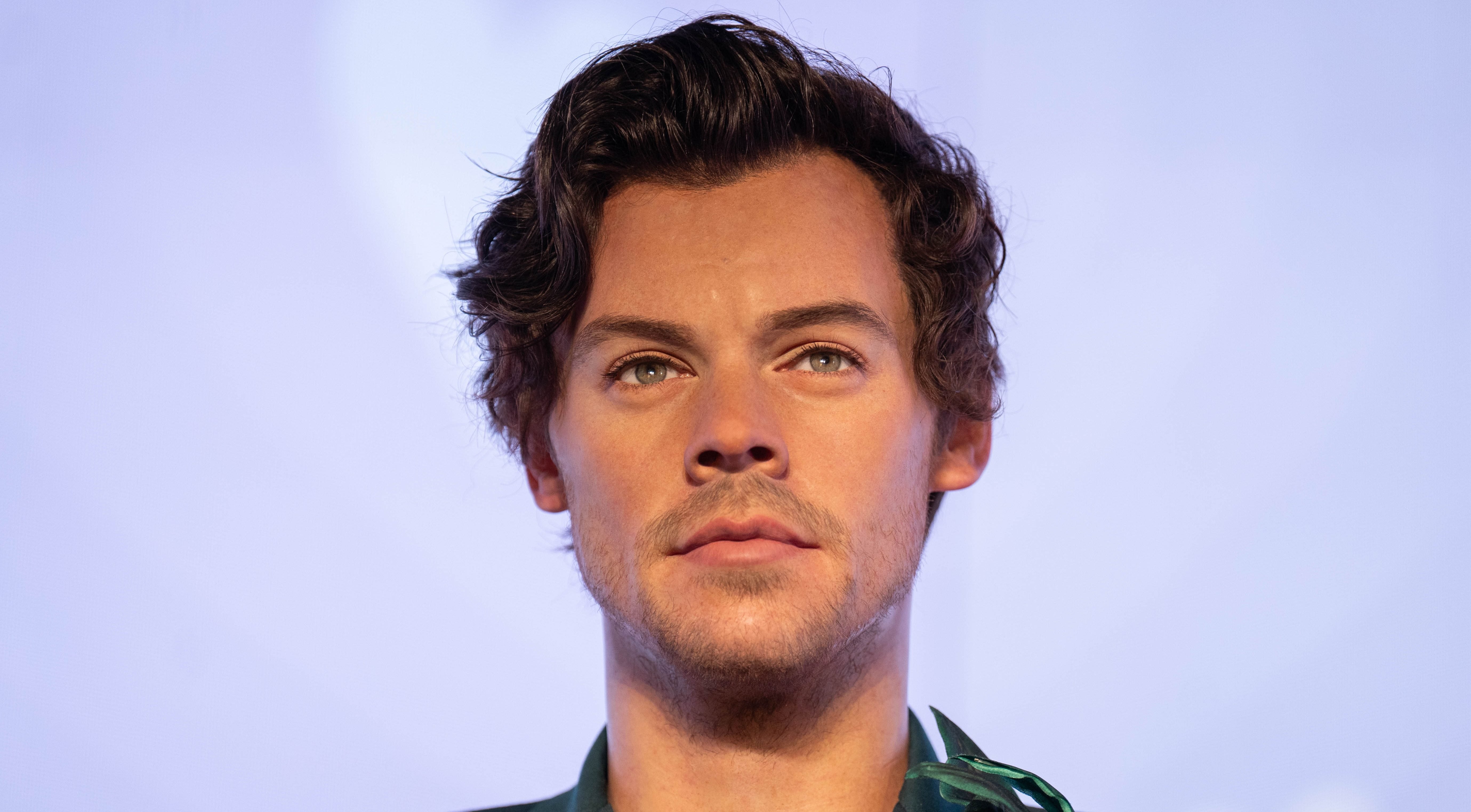 Harry Styles spotted with 'Olivia' tattoo months after Olivia Wilde breakup – NBC Chicago - Vimarsana News