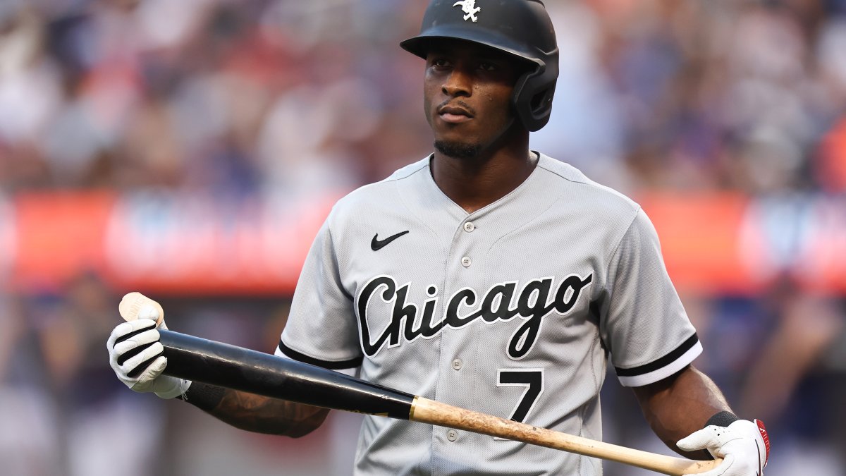 Watch: Tim Anderson, José Ramírez throw punches during wild fracas
