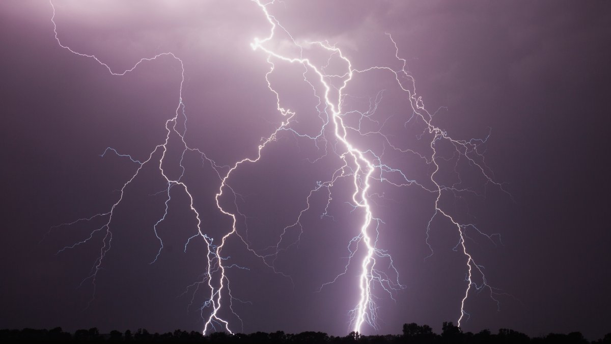 Strong storms possible for some parts of Chicago area with heavy ...