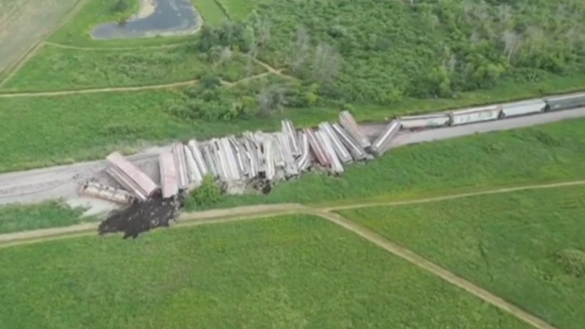 29 train cars derail in Wisconsin, forcing several road closures NBC Chicago
