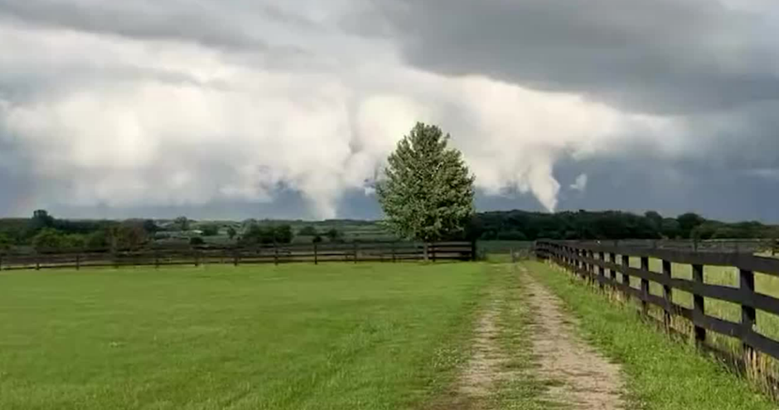 Video Shows 2 Tornadoes Forming At Same Time Over Elgin Area – NBC Chicago