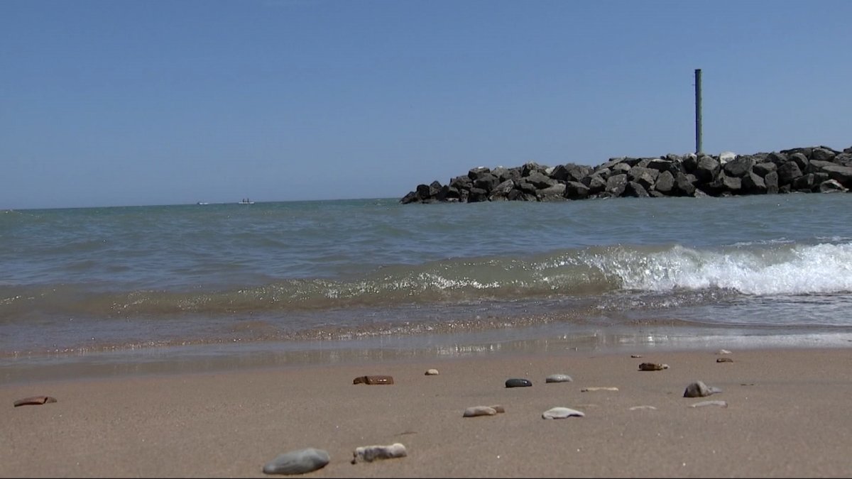 Chicago beaches remain open for Fourth of July, but swim advisories in place for some