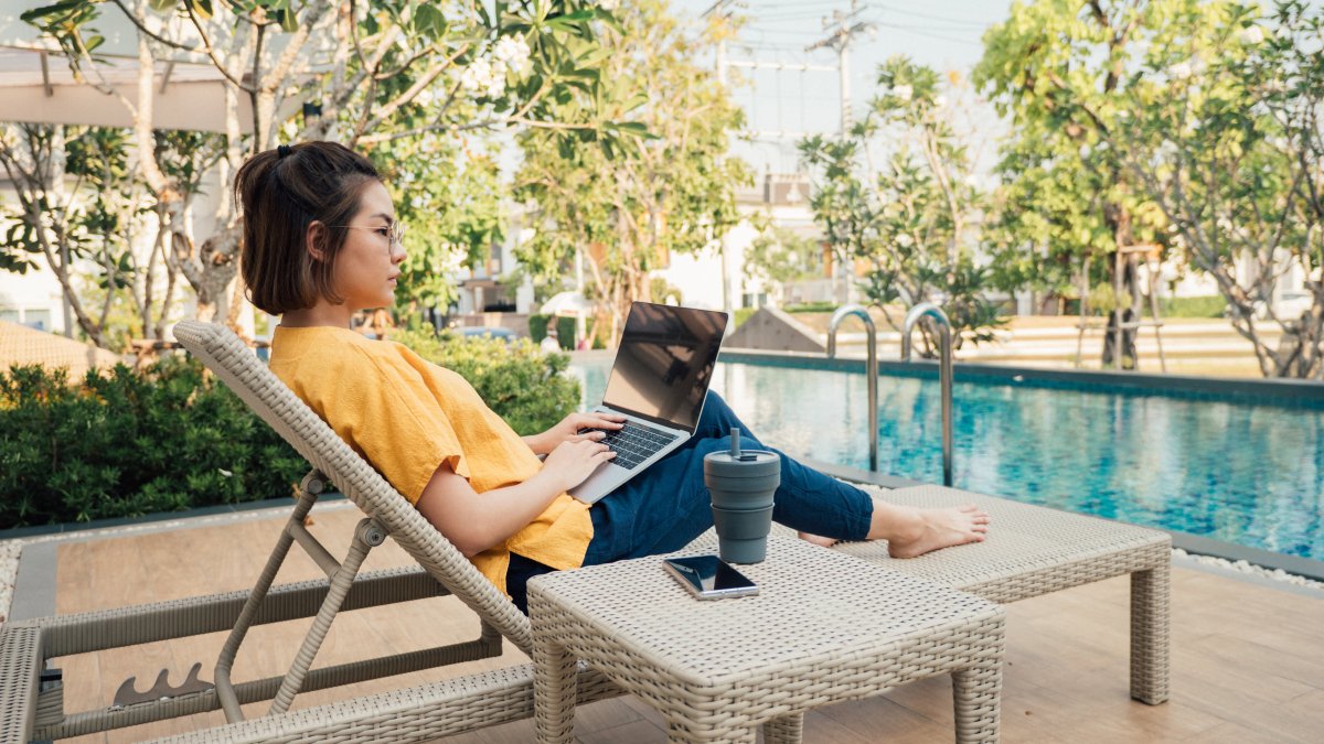 1 in 3 Gen Zers say they feel guilty when they don't work – NBC Chicago - Vimarsana News
