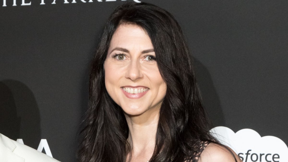 MacKenzie Scott has donated $146 million to 24 nonprofits in 2023 – NBC Chicago - Vimarsana News