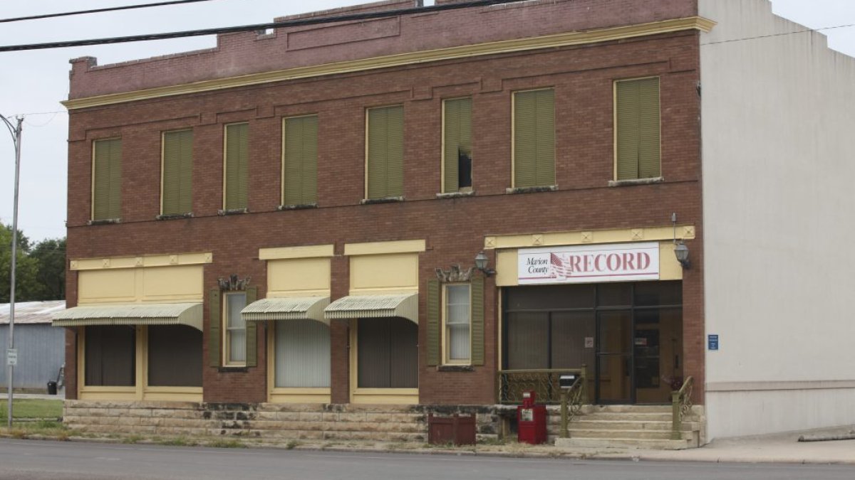 Kansas newspaper Marion County Record has office raided by police – NBC Chicago - Vimarsana News