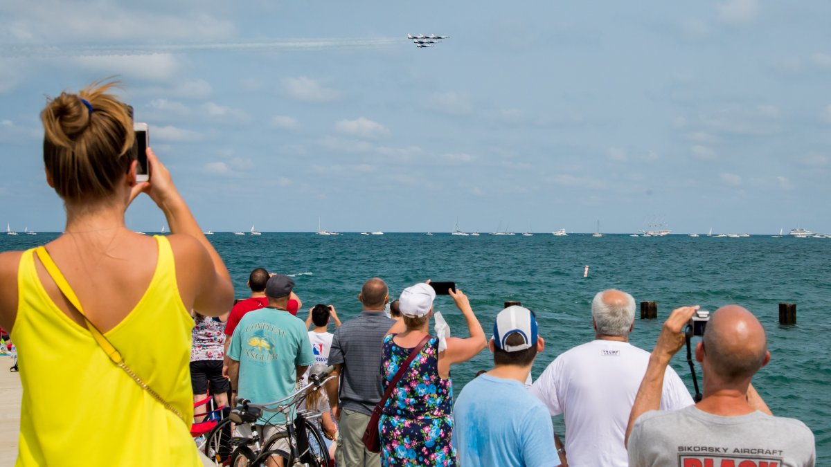 Best time to see the Chicago Air and Water Show without the crowd? Here