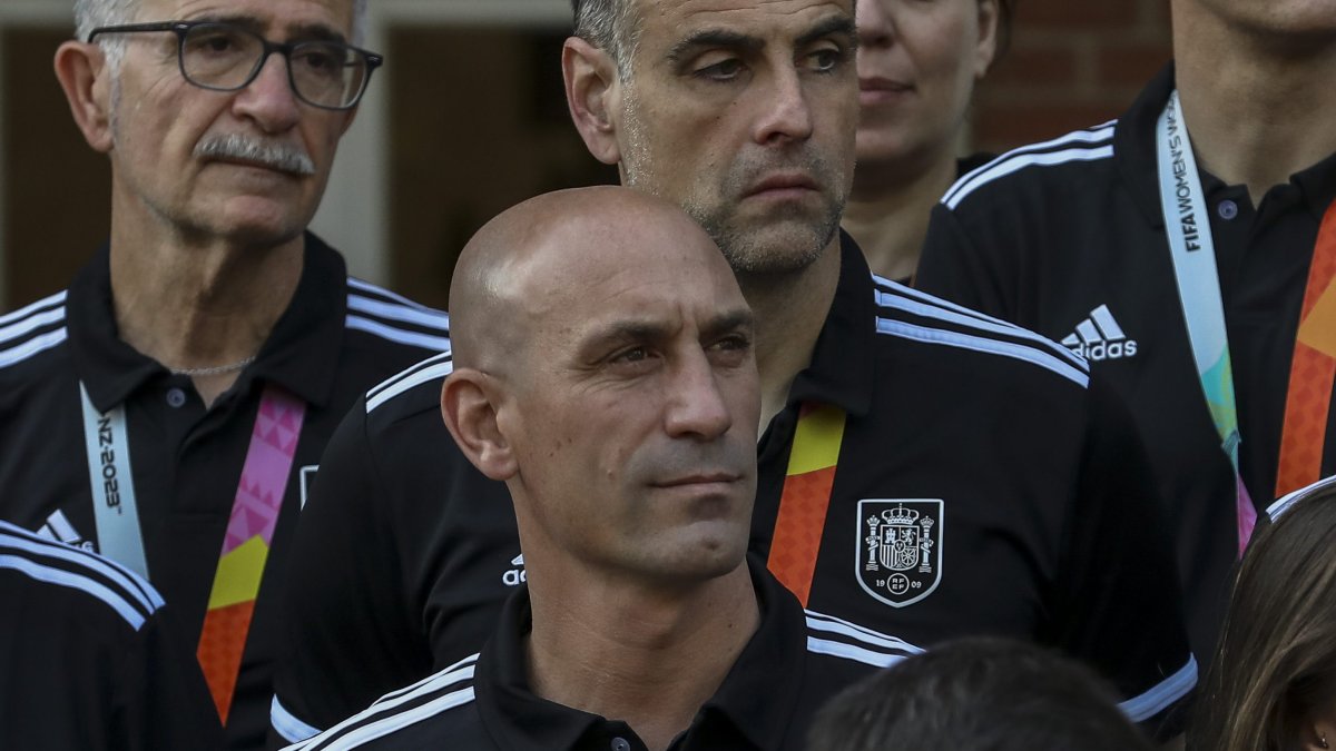 Spanish soccer federation leaders ask president Rubiales to resign