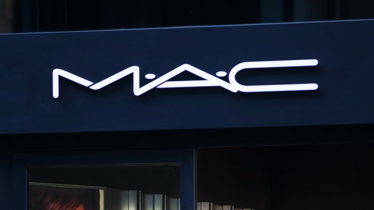 Mac store on Magnificent Mile robbed Saturday Mac store on Magnificent Mile robbed Saturday