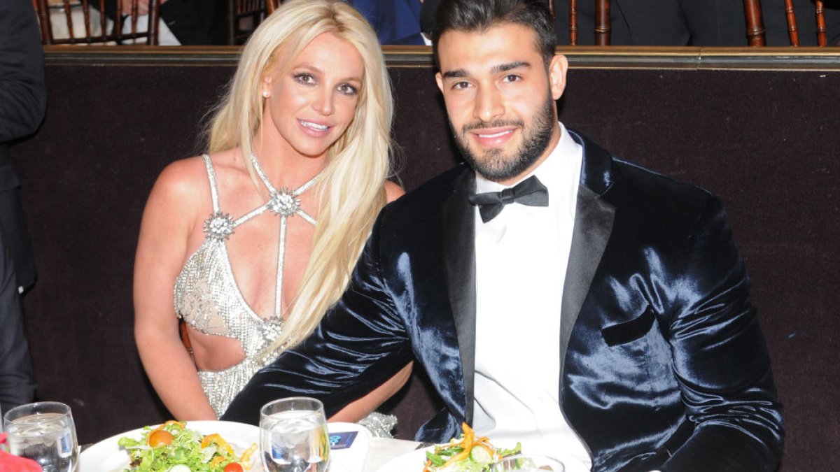 Britney Spears' husband Sam Asghari breaks silence after filing for divorce – NBC Chicago - Vimarsana News