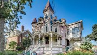 Historic Elgin mansion to change hands for 2nd time in 134 years. See inside
