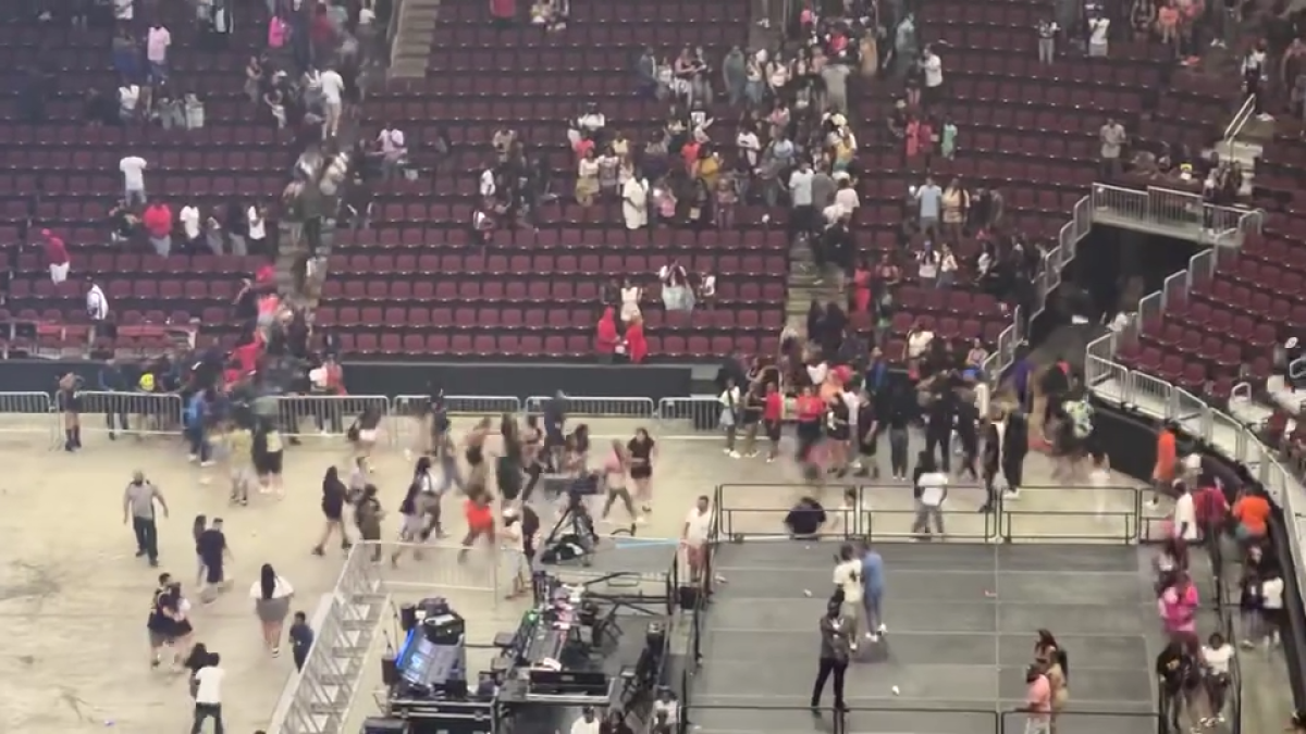 Woman stabbed during argument at United Center Saturday night, Chicago police say