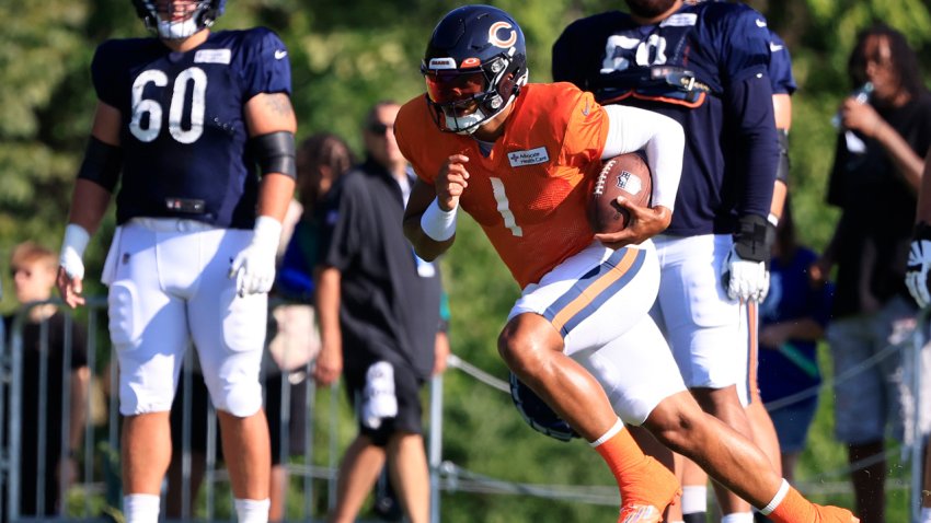 Bears quarterback Justin Fields