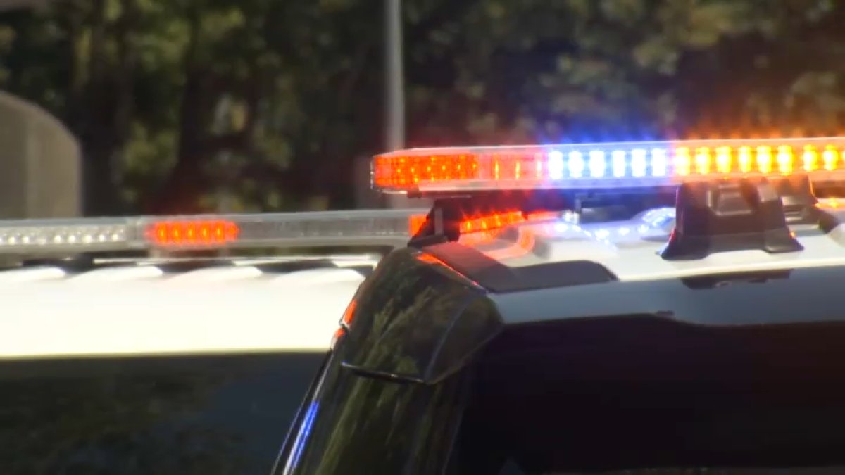 Significant delays reported due to crash on inbound Edens Expressway near Old Orchard Road
