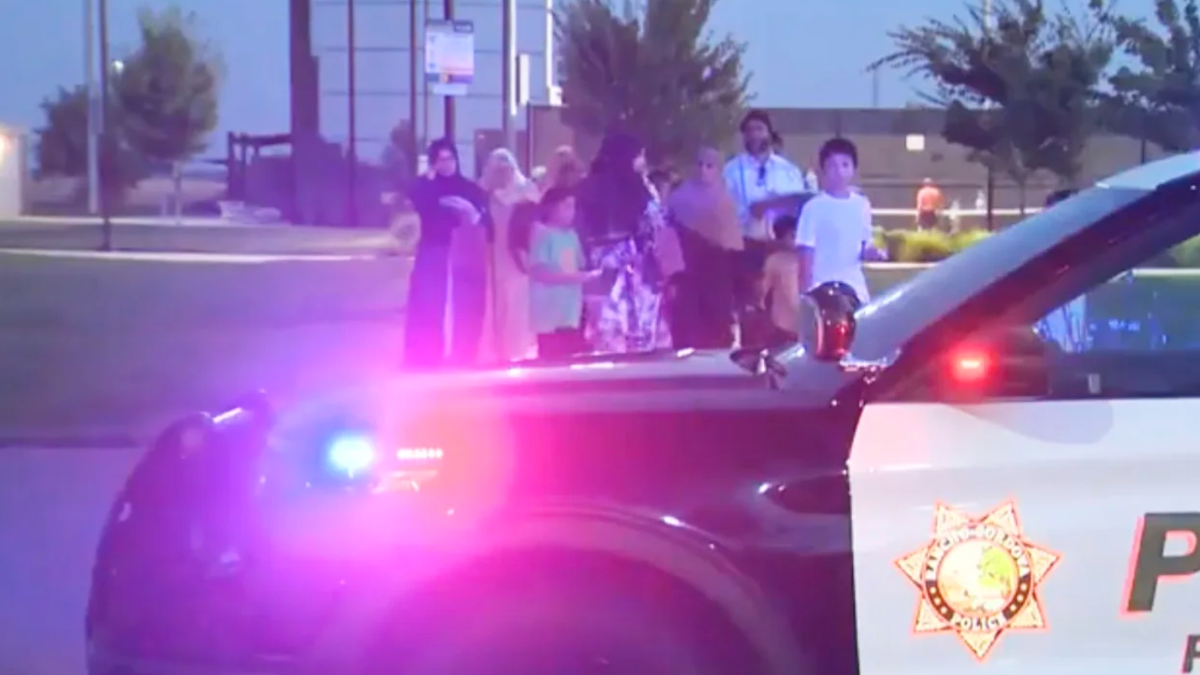Man arrested after threatening to 'shoot and bomb' Middle Eastern people in California park, authorities say – NBC Chicago - Vimarsana News