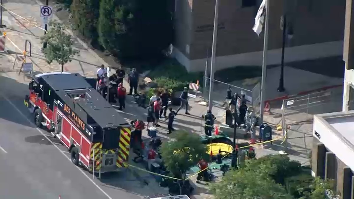 Authorities investigating suspicious package at Des Plaines police station