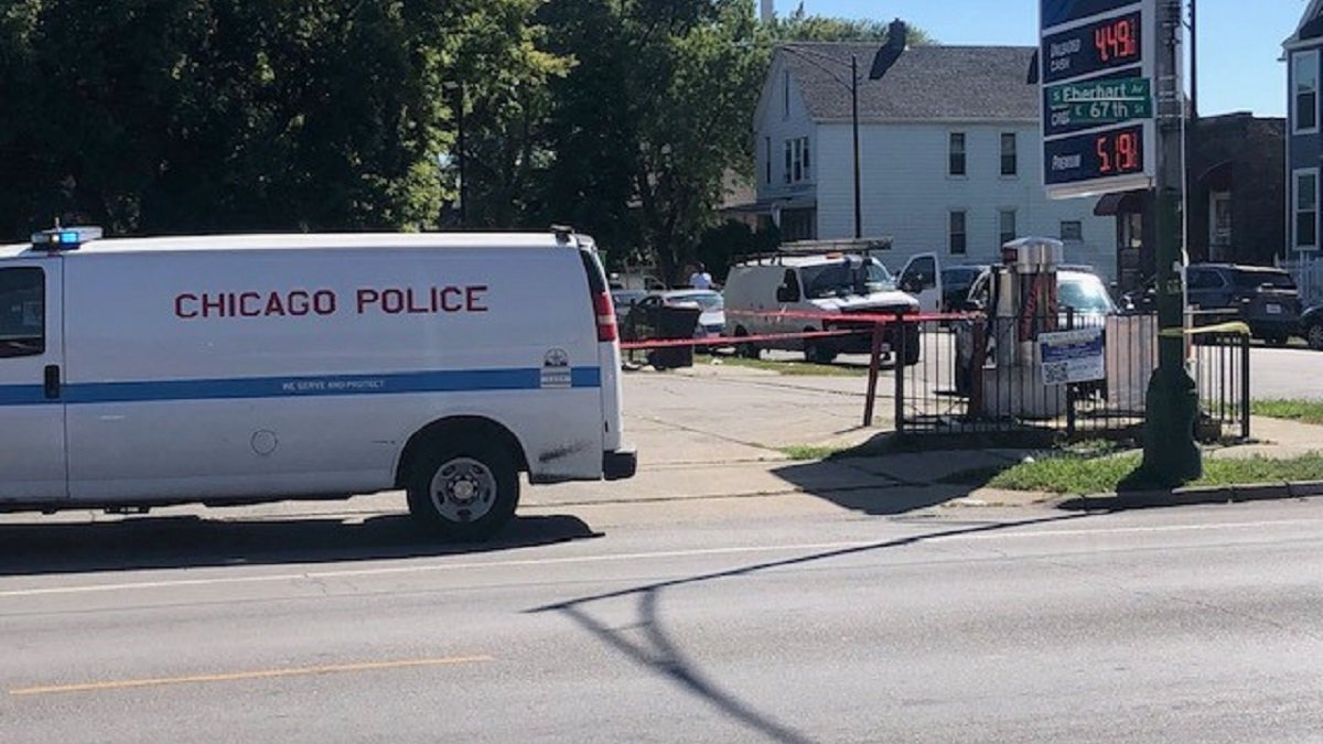 2 critically wounded in West Woodlawn shooting