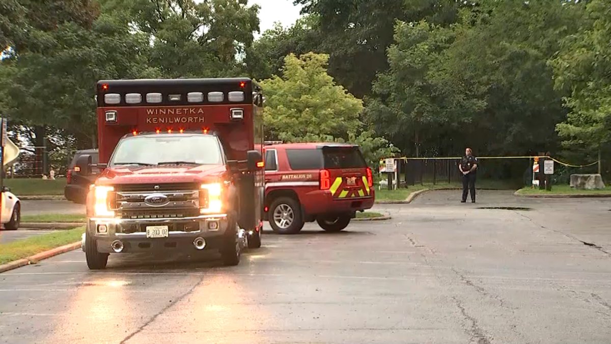 Water rescue underway for teen who went into Lake Michigan at Winnetka beach