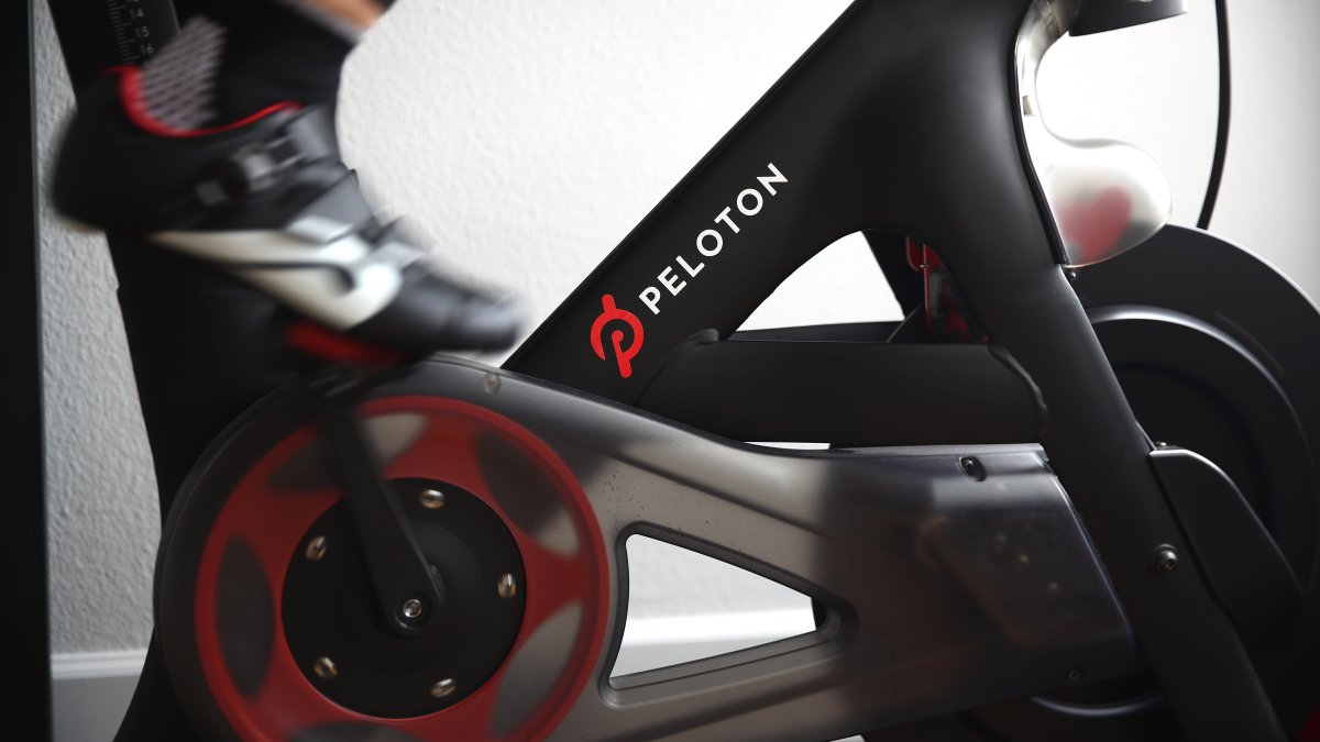 Peloton bike death: NY man Ryan Furtado killed instantly – NBC Chicago - Vimarsana News