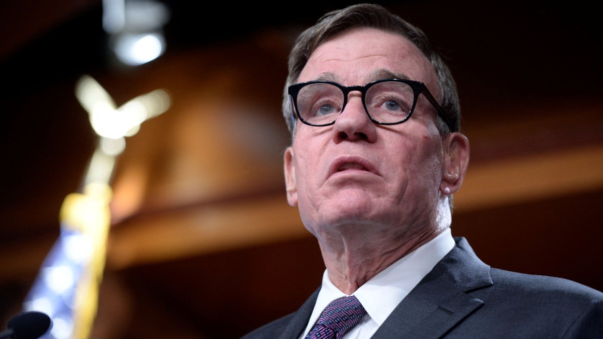 'Watch out': Senate intelligence chair cautions on AI 'deep fakes' ahead of 2024 election – NBC Chicago - Vimarsana News