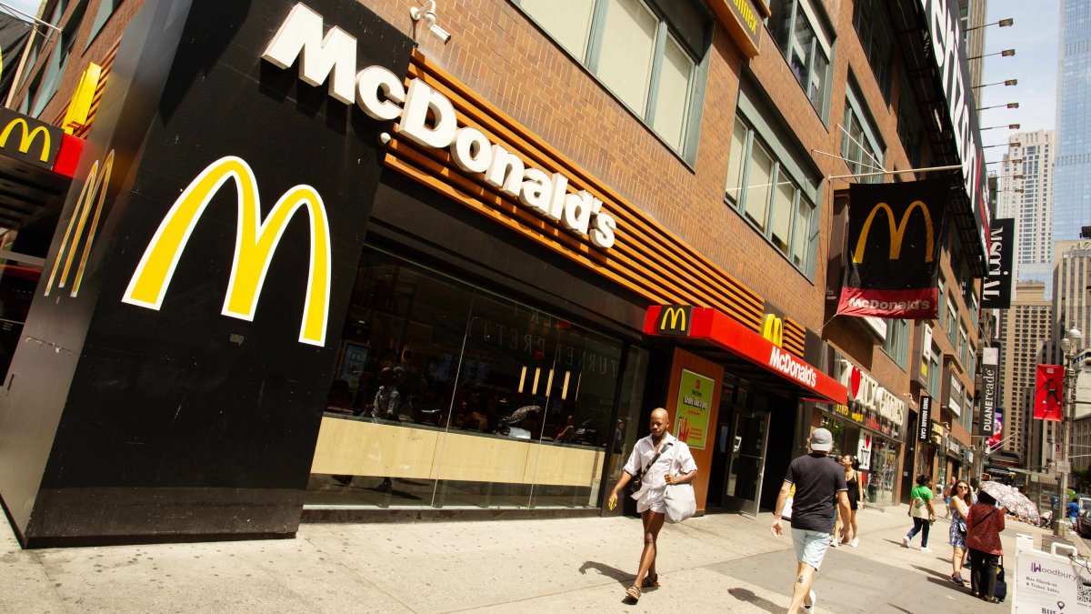 Jim Cramer says this lagging restaurant stock could help kickstart the Dow - Vimarsana News