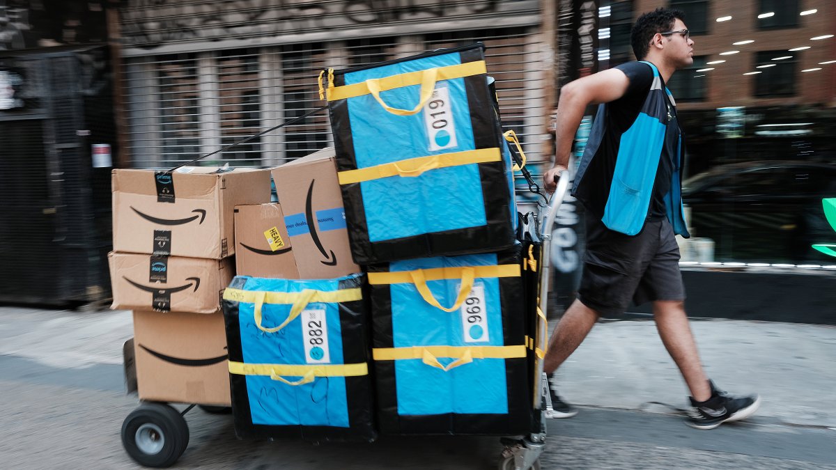 FTC names three Amazon executives in amended complaint over 'deceptive' Prime processes – NBC Chicago - Vimarsana News