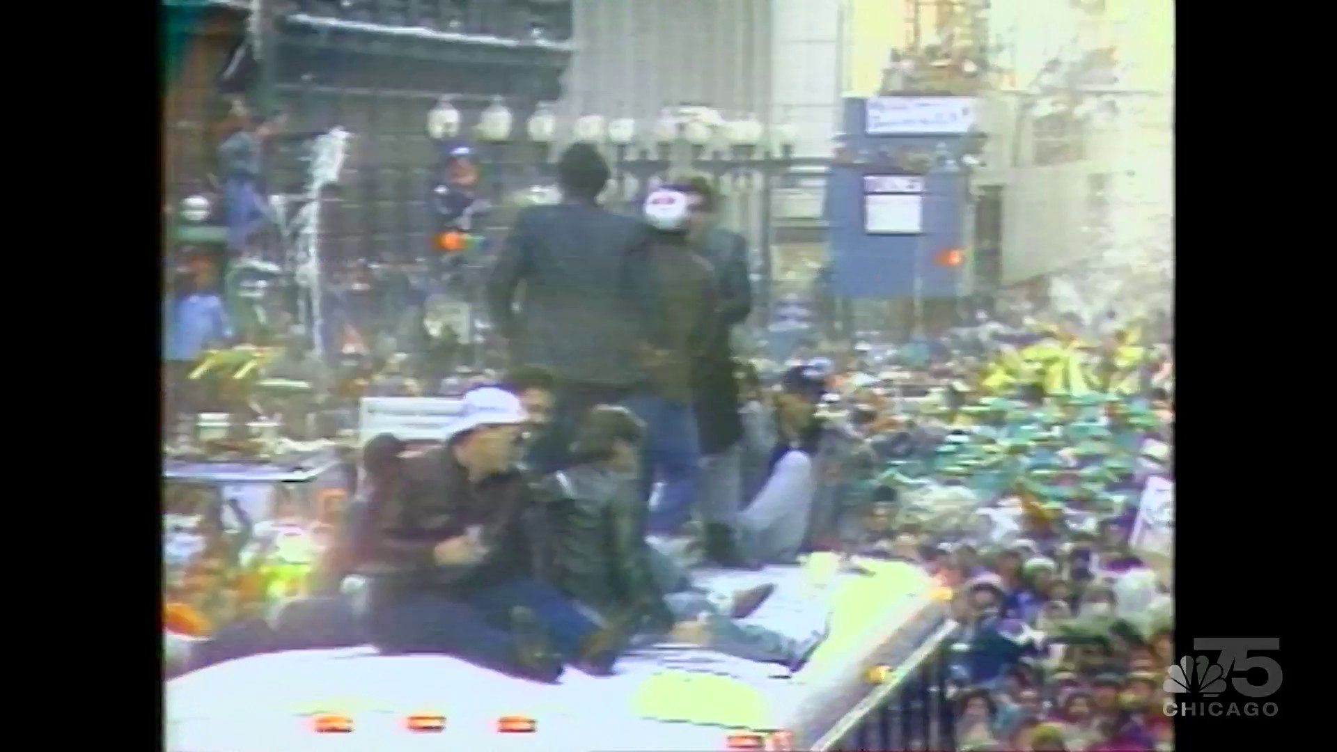 1986: Super Bowl champs Chicago Bears arrive at O'Hare, surrounded by fans  – NBC Chicago