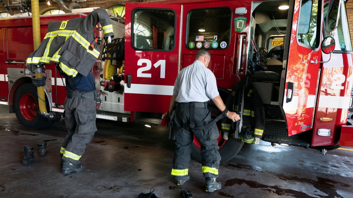 Toxic chemicals in firefighter gear could increase cancer risk – NBC Chicago - Vimarsana News