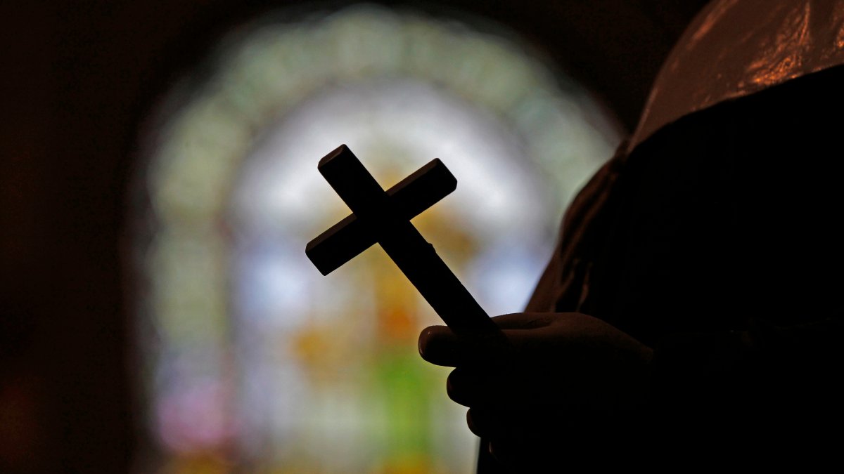 Louisiana grand jury charges 91-year-old disgraced priest with sexual assault – NBC Chicago - Vimarsana News