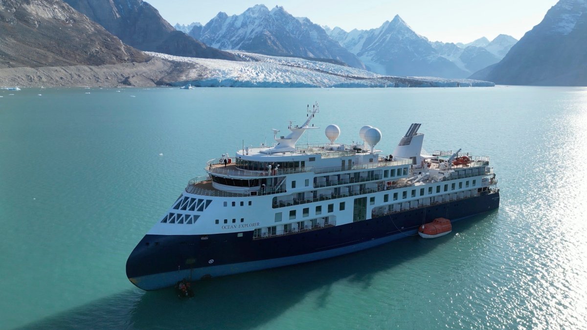 Third attempt fails to free luxury cruise ship that ran aground in Greenland – NBC Chicago - Vimarsana News