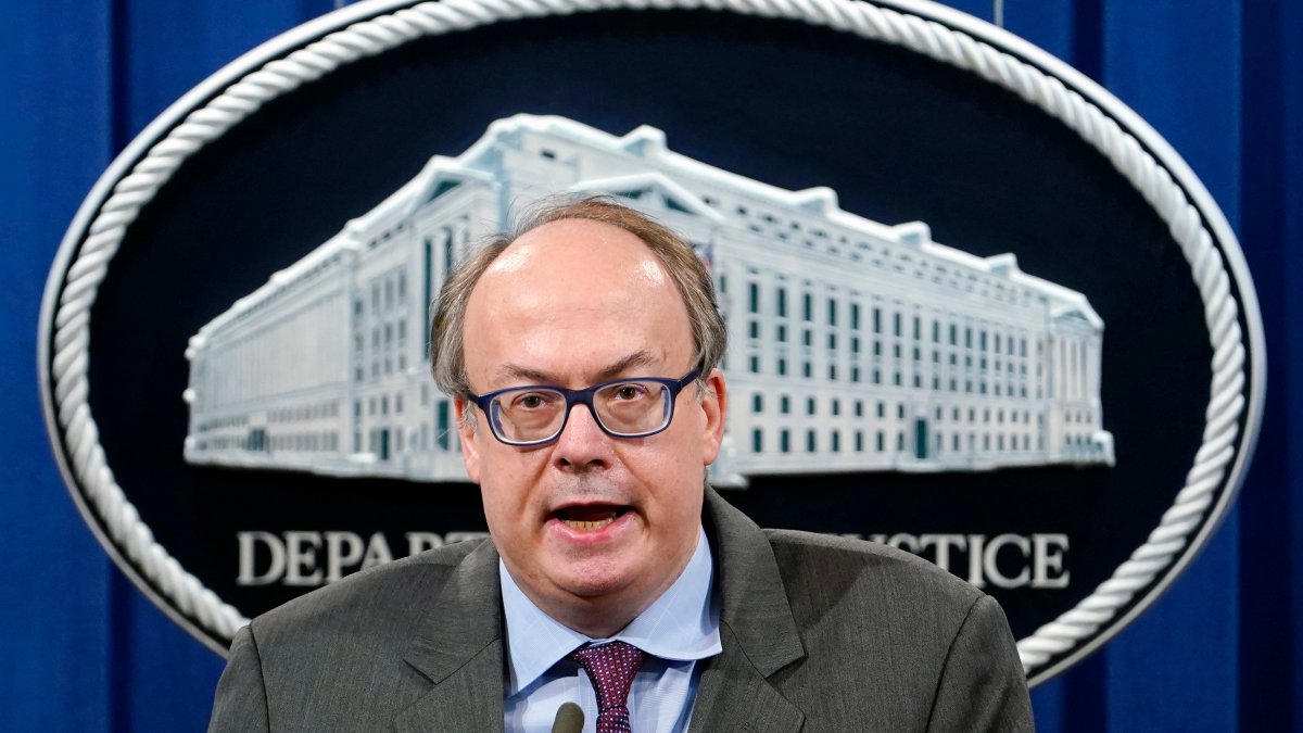Ex-DOJ official Jeffrey Clark asks to have trial moved to federal court in Georgia election case