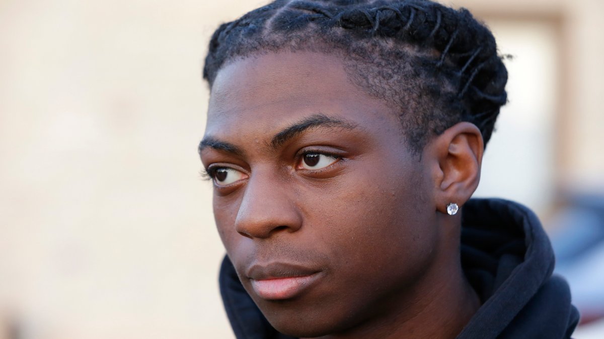 Texas family of Black student suspended for his hair is suing – NBC Chicago - Vimarsana News