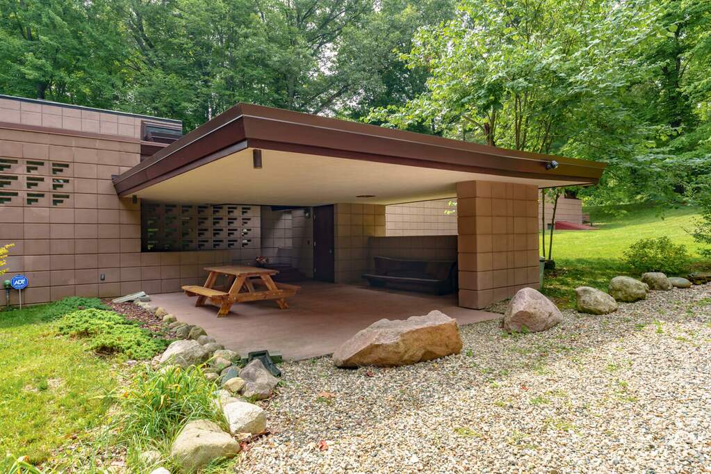 A pair of rare, historic Frank Lloyd Wright houses hit the market, but with a catch