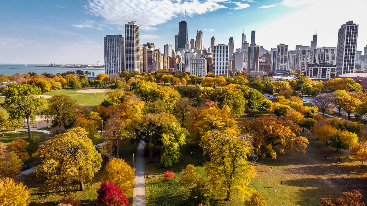 When does fall 2023 begin? Chicago fall sunset times, daylight saving