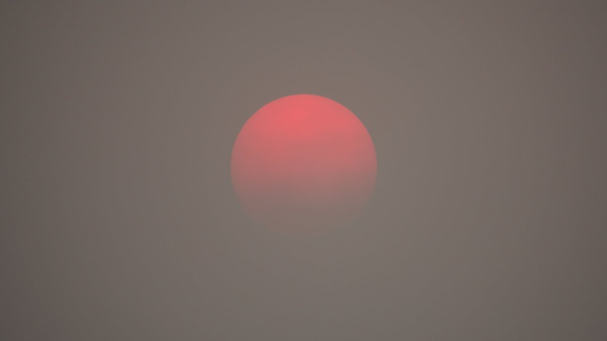 Unhealthy air quality reported throughout Chicago area as smoke, dust from southwest impacts region