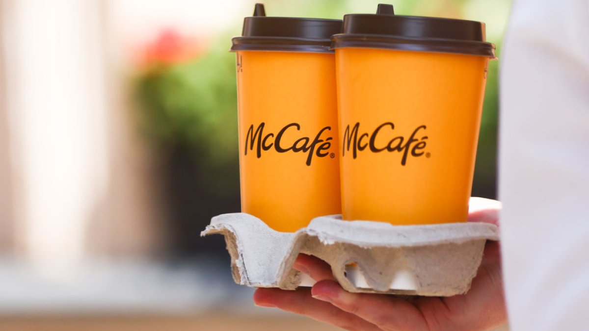 Woman sues McDonalds alleging 'severe burns' from spilled coffee – NBC Chicago - Vimarsana News