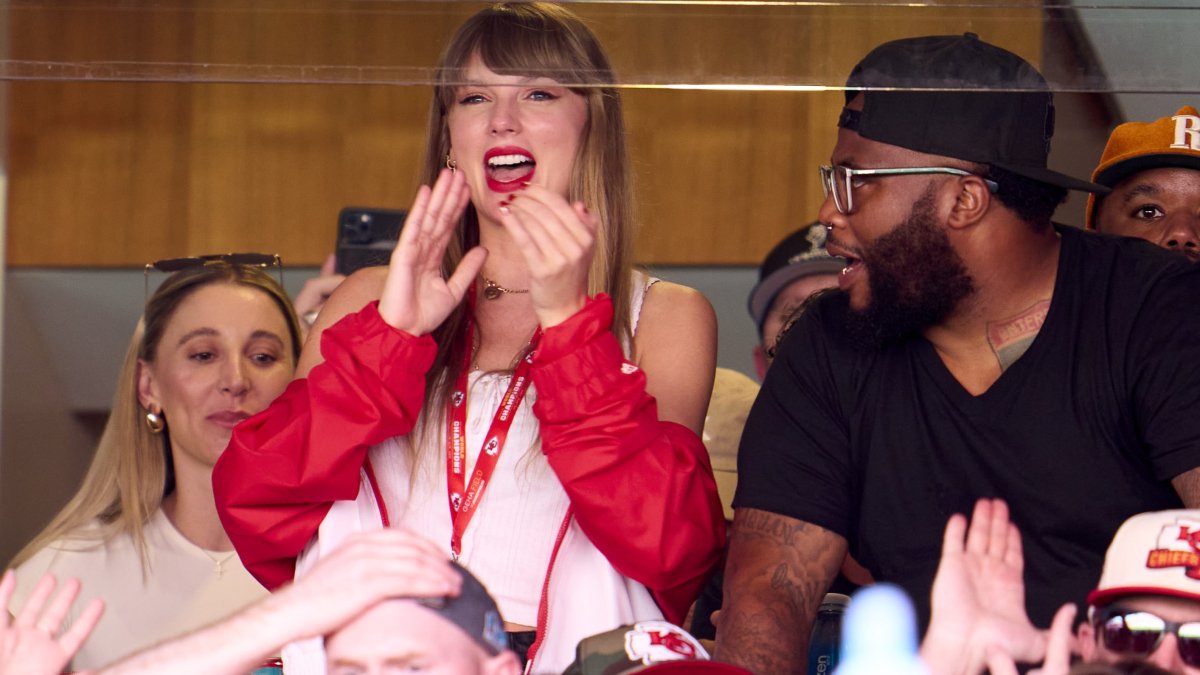 Potential Taylor Swift appearance at Sunday's ChiefsJets game causes
