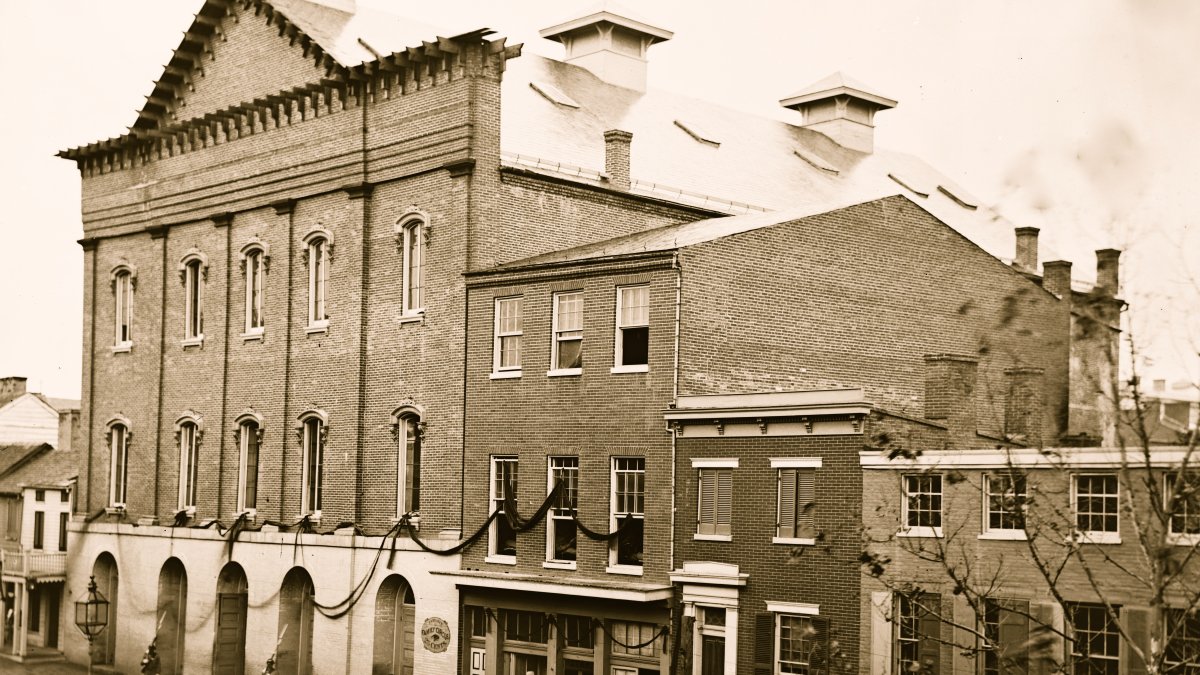 Tickets to Ford's Theatre on night Lincoln was killed sell at auction – NBC Chicago - Vimarsana News
