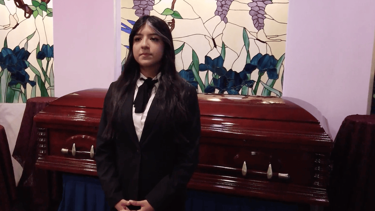 Gen Z mortician on a mission to demystify death, funeral industry – NBC Chicago - Vimarsana News