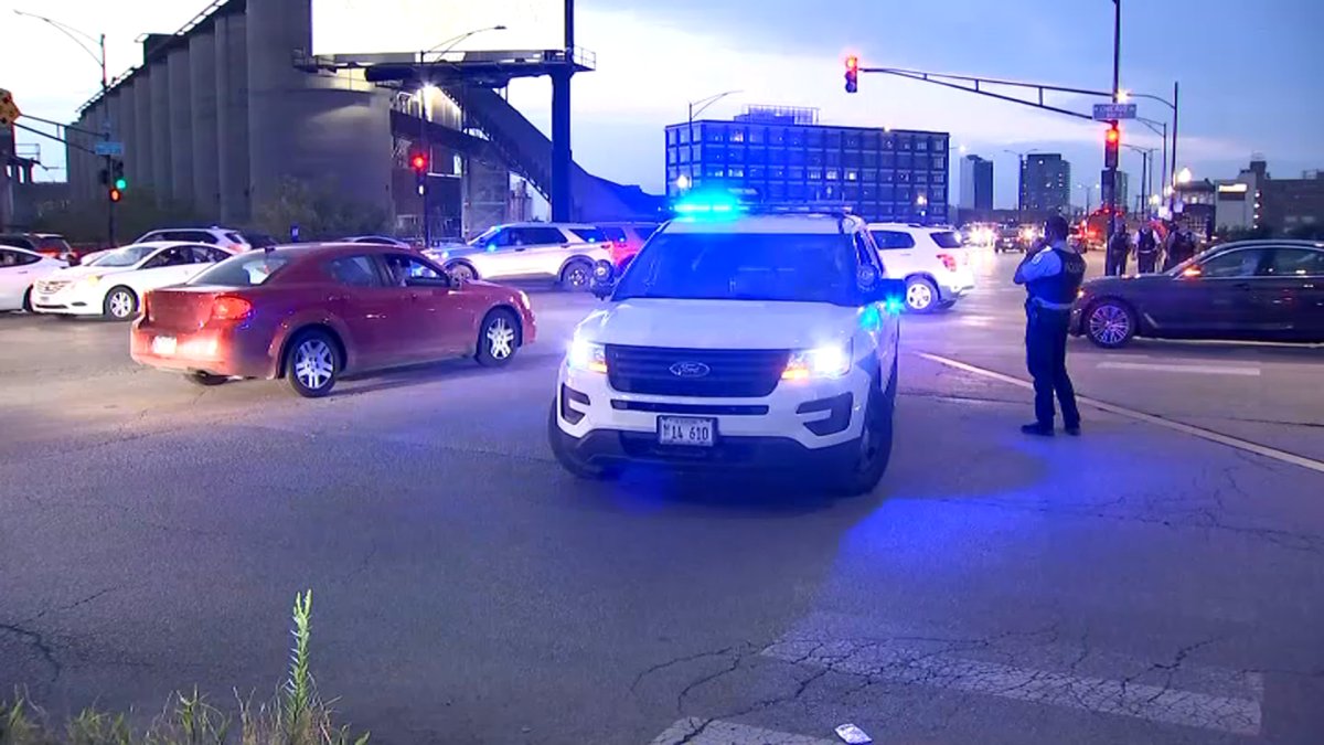 Car caravan celebrations prompt Chicago to limit downtown access for second night in a row - Vimarsana News
