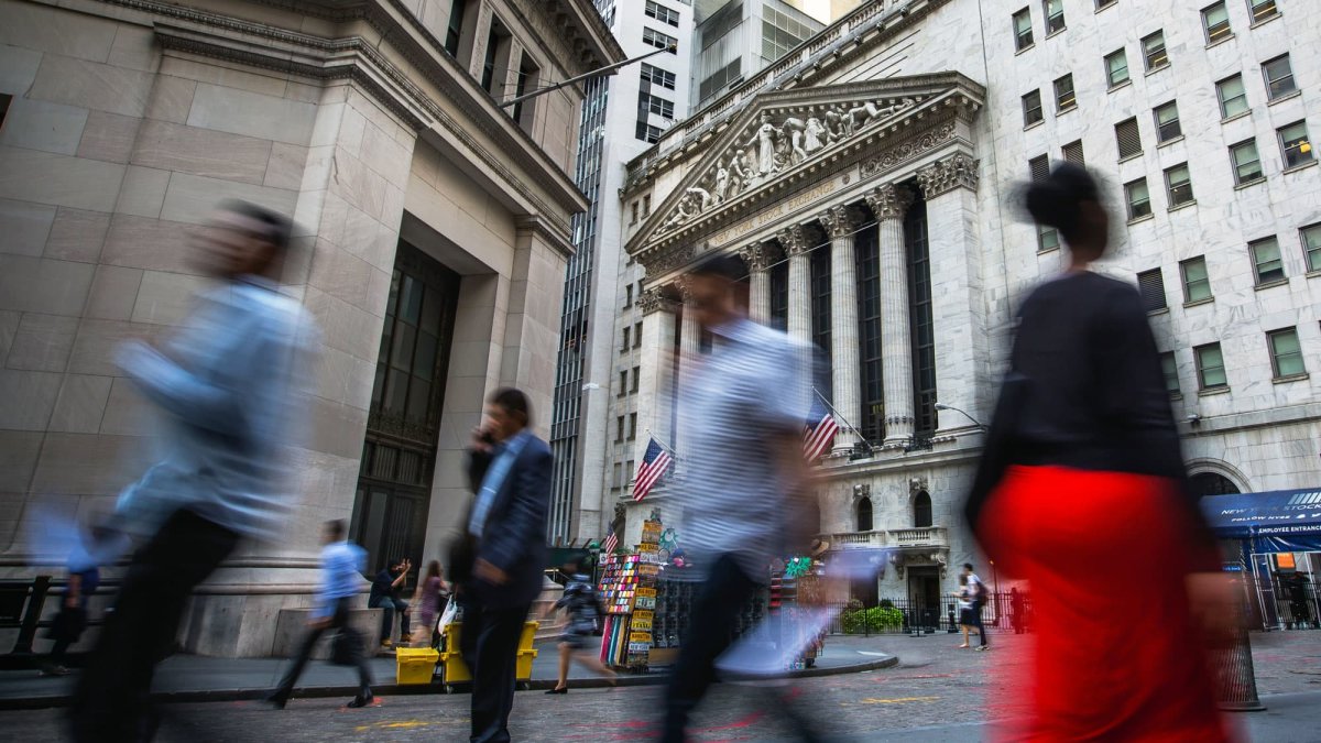 Big banks are quietly cutting thousands of employees, and more layoffs are coming - Vimarsana News