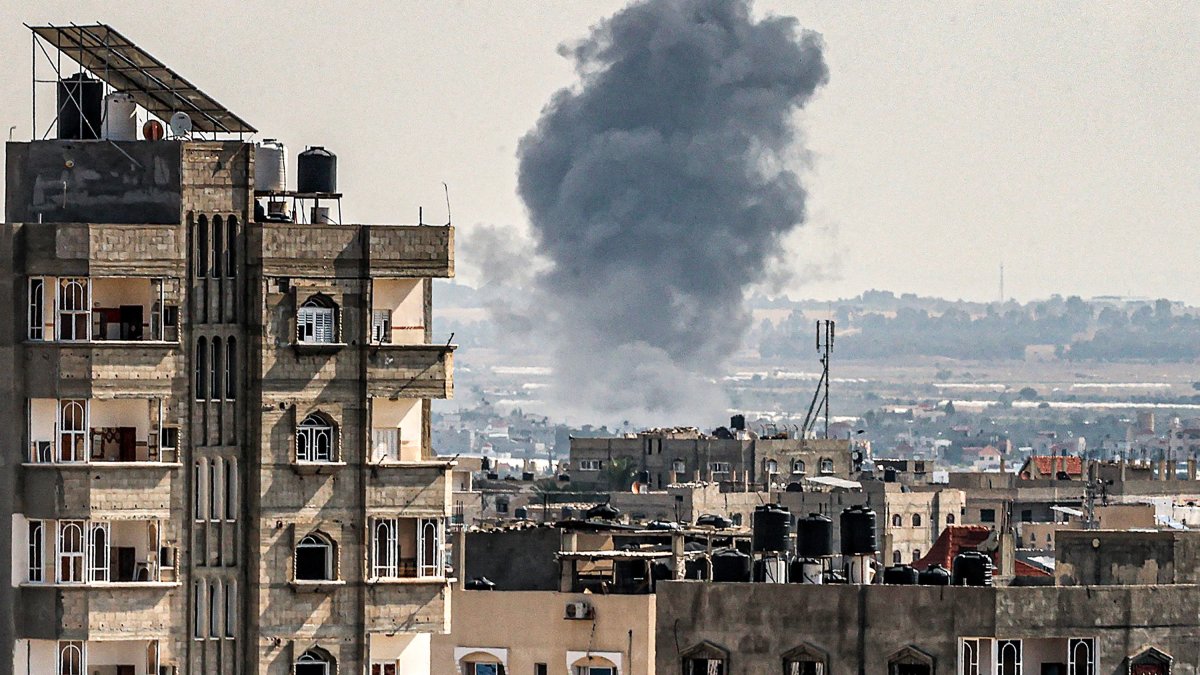 Israel-Hamas war live updates: Hamas says head of security forces killed in Israeli airstrike; violence rises in the West Bank - Vimarsana News