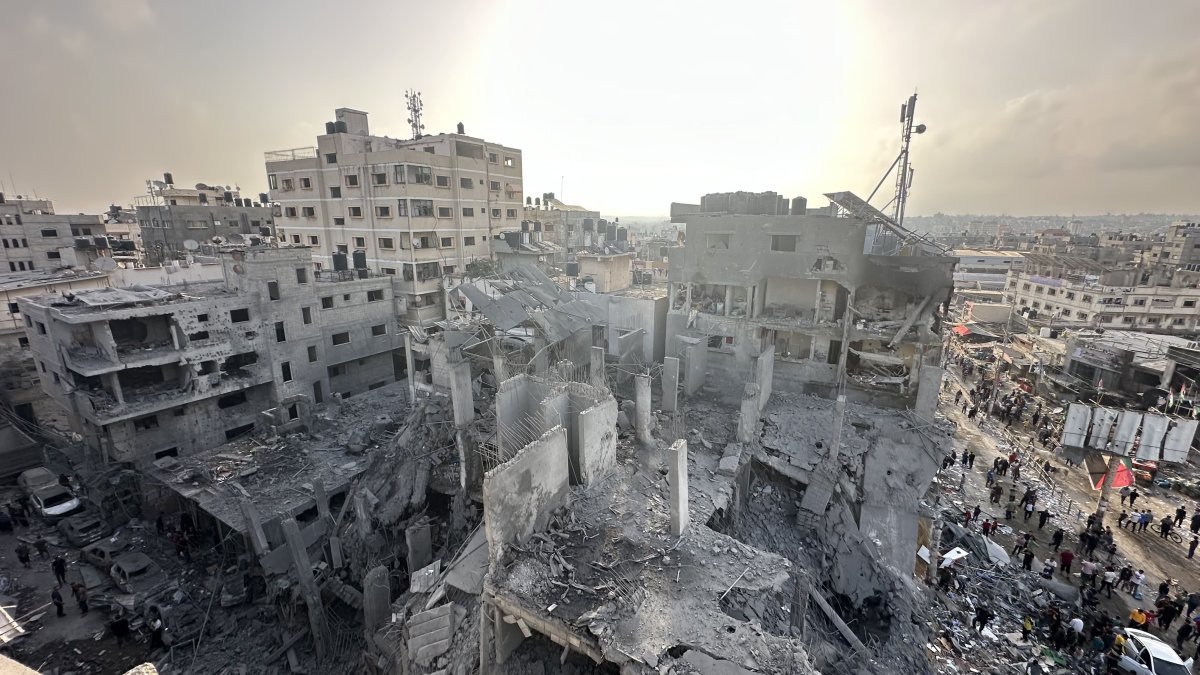Israel-Hamas war live updates: UN agencies say first aid convoy 'far from enough'; Israel vows to step up Gaza bombardment – NBC Chicago - Vimarsana News