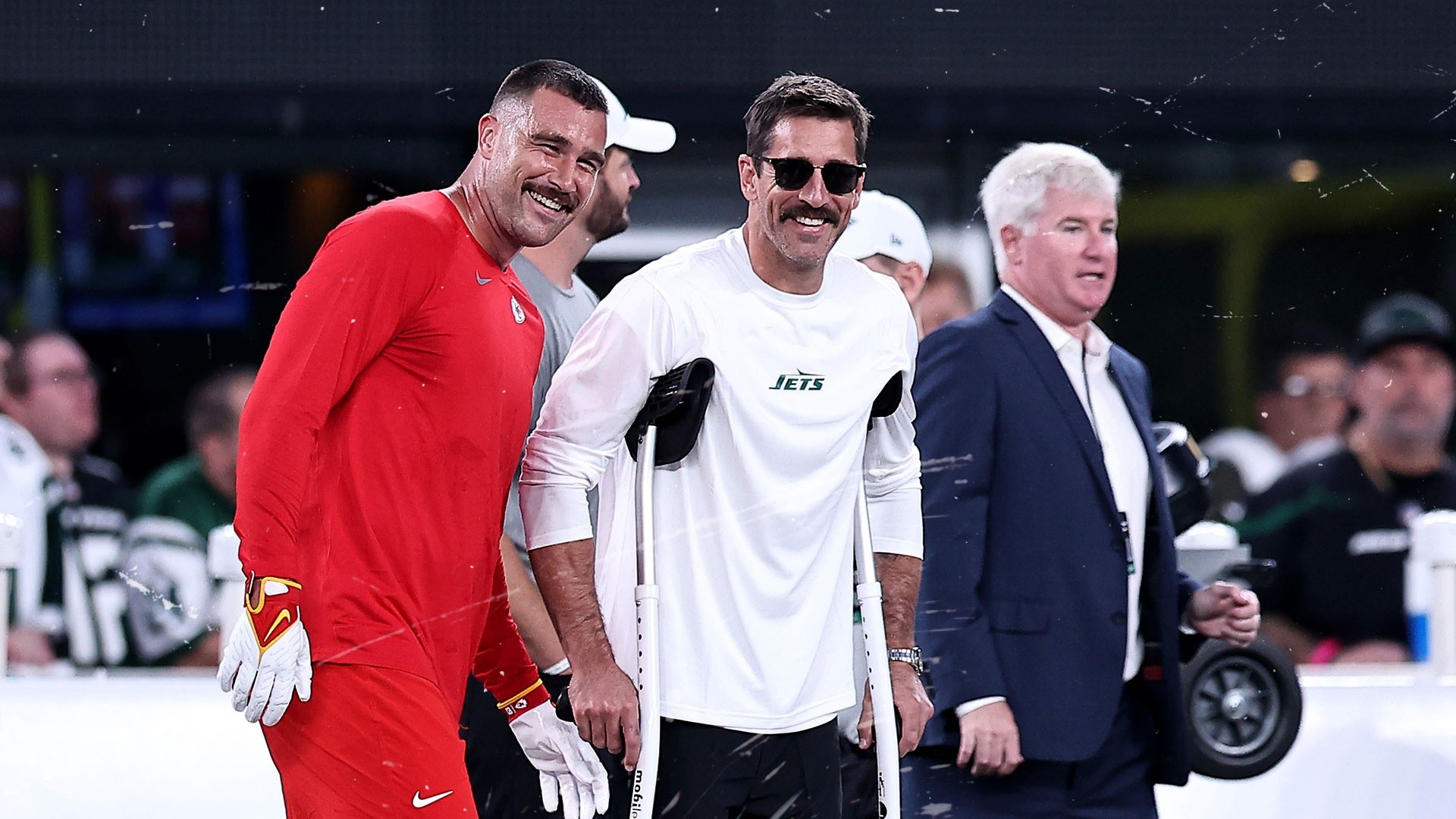 Aaron Rodgers seen on the sidelines during Chiefs-Jets Sunday Night  Football – NBC Chicago