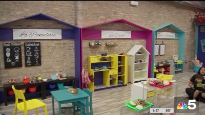 Chicago Latina creates bilingual playroom for Logan Square families