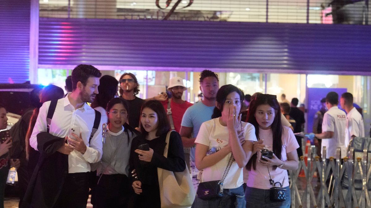 Bangkok shopping mall shooting kills at least 2 – NBC Chicago - Vimarsana News