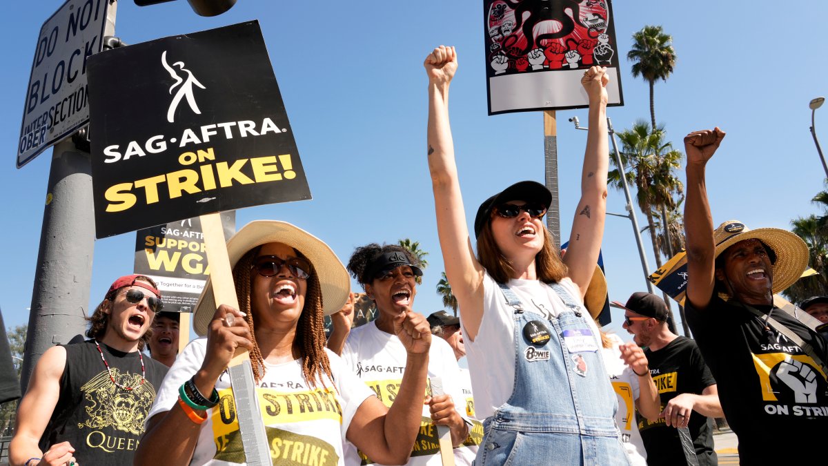 The Hollywood actors strike hits 100 days. – NBC Chicago - Vimarsana News